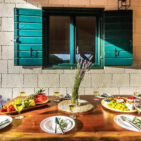 Nice In Stankovci With Kitchen Vikendica